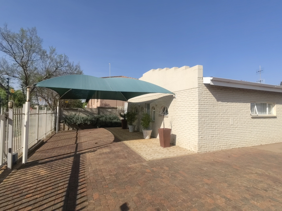 3 Bedroom Property for Sale in Rensburg Gauteng
