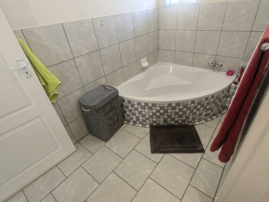 3 Bedroom Property for Sale in Rensburg Gauteng