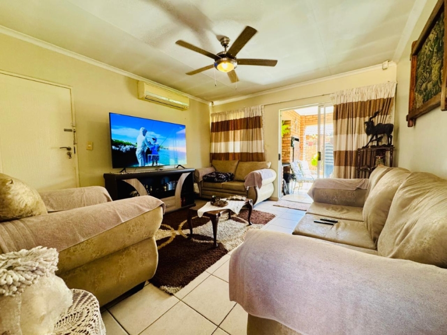 2 Bedroom Property for Sale in Montana Tuine Gauteng