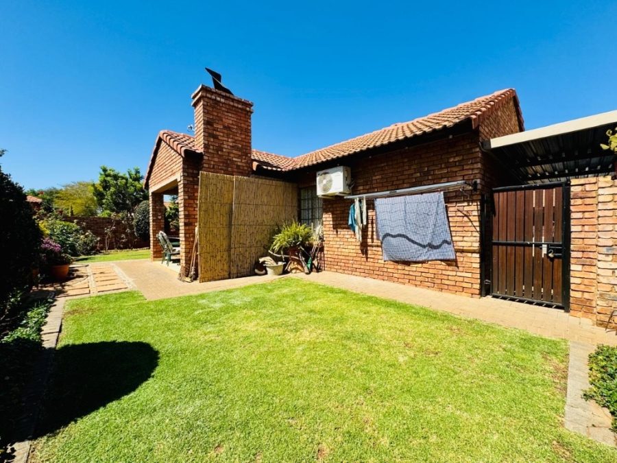 2 Bedroom Property for Sale in Montana Tuine Gauteng
