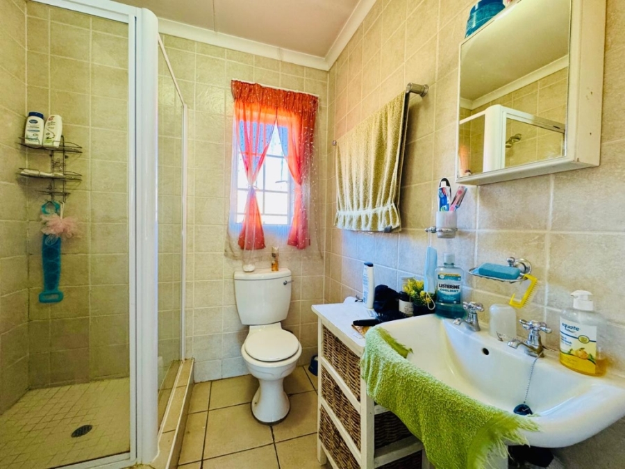2 Bedroom Property for Sale in Montana Tuine Gauteng