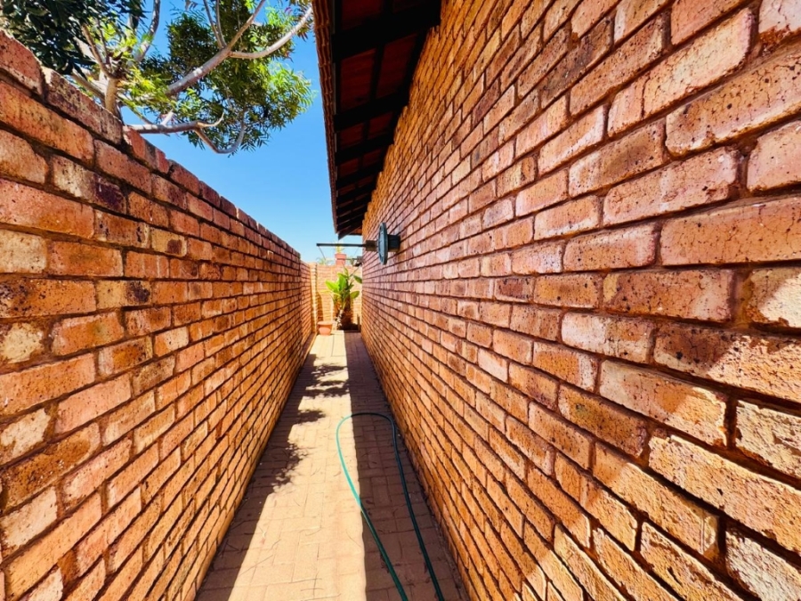 2 Bedroom Property for Sale in Montana Tuine Gauteng