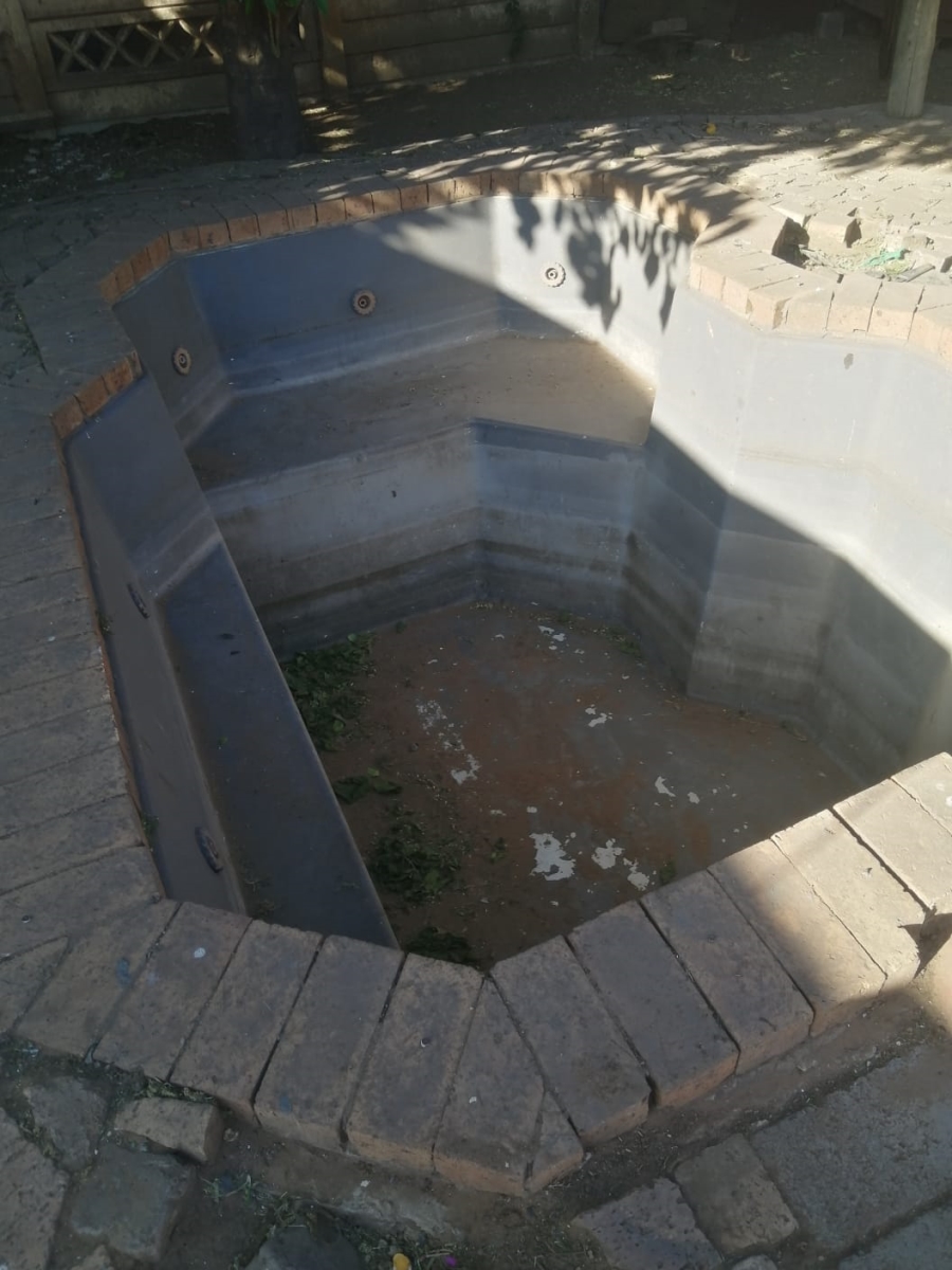 4 Bedroom Property for Sale in Vanderbijlpark CW 5 Gauteng
