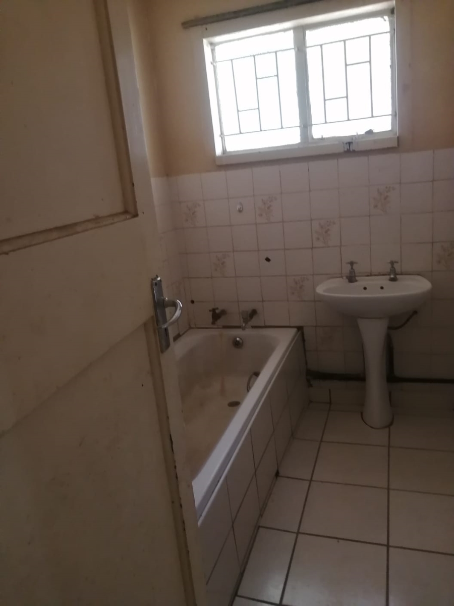 4 Bedroom Property for Sale in Vanderbijlpark CW 5 Gauteng