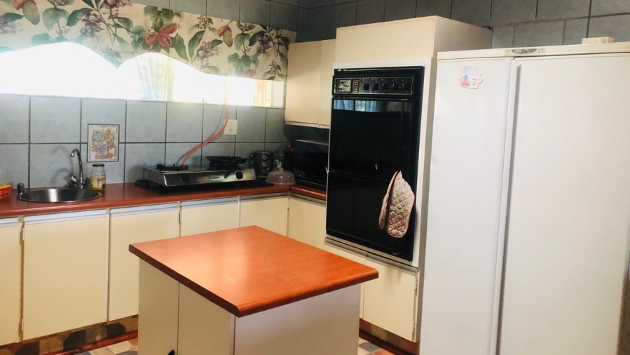 3 Bedroom Property for Sale in Selcourt Gauteng