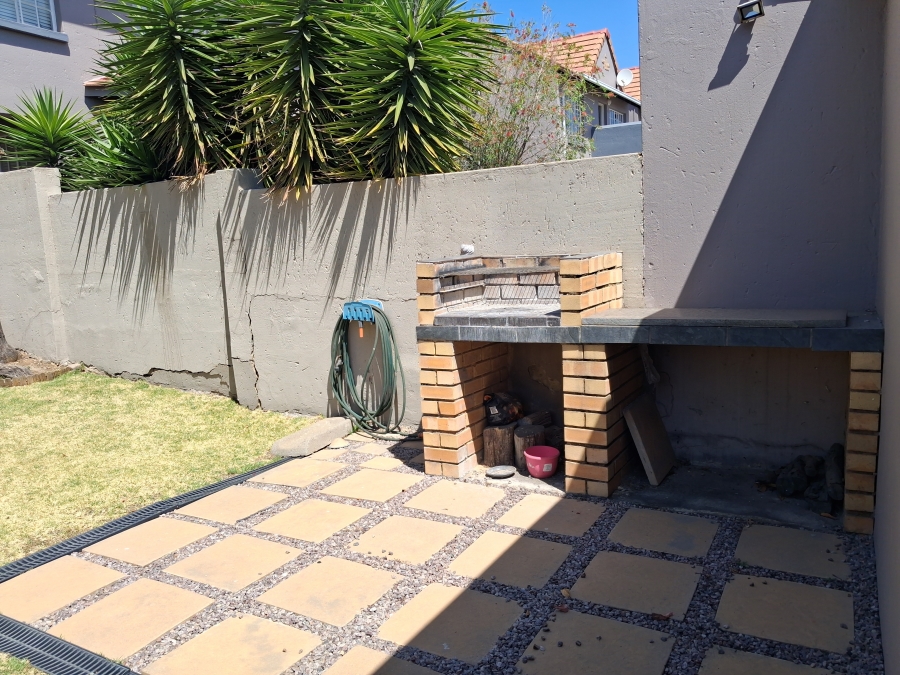 3 Bedroom Property for Sale in Eden Glen Gauteng