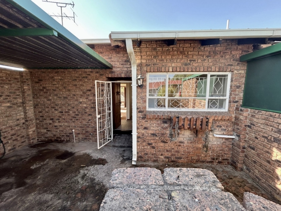 1 Bedroom Property for Sale in Beyers Park Gauteng