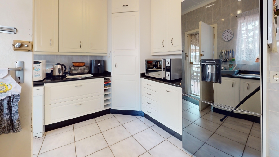 4 Bedroom Property for Sale in Parkdene Gauteng