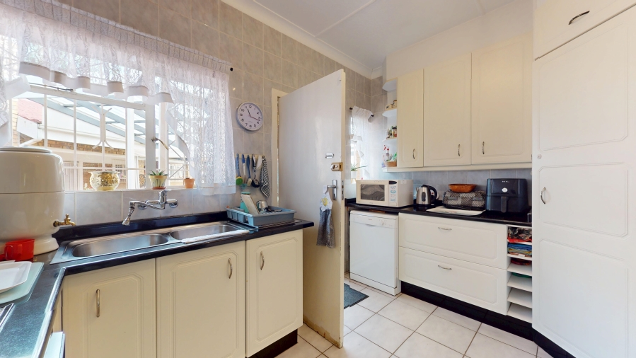 4 Bedroom Property for Sale in Parkdene Gauteng