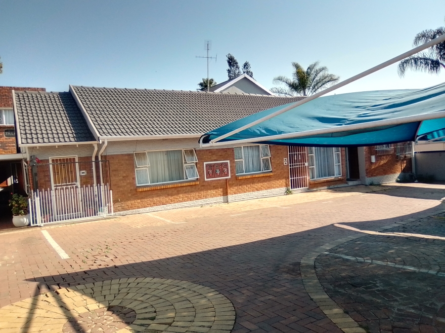 15 Bedroom Property for Sale in Hurlyvale Gauteng