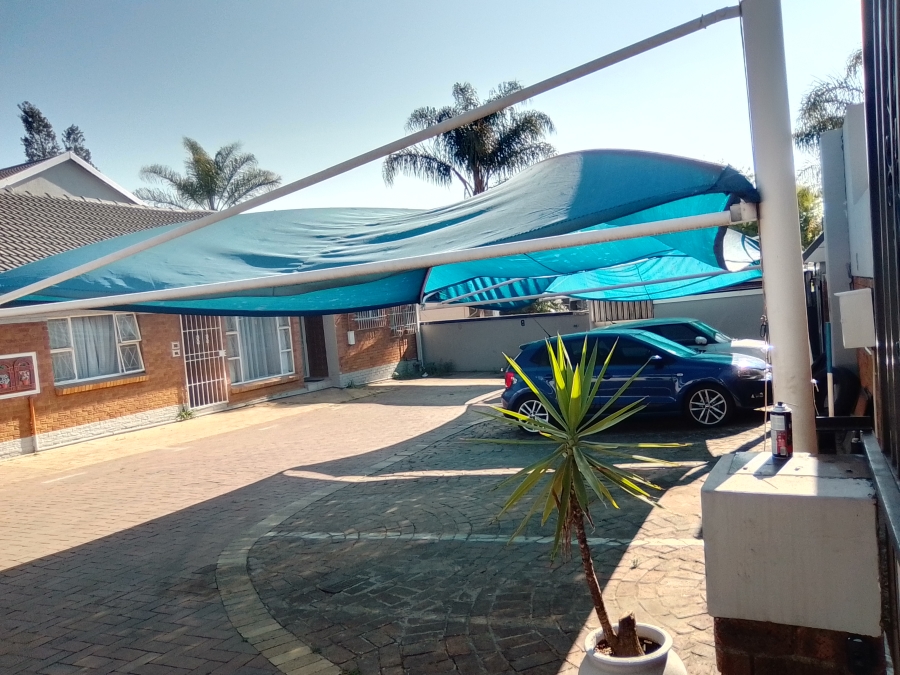 15 Bedroom Property for Sale in Hurlyvale Gauteng