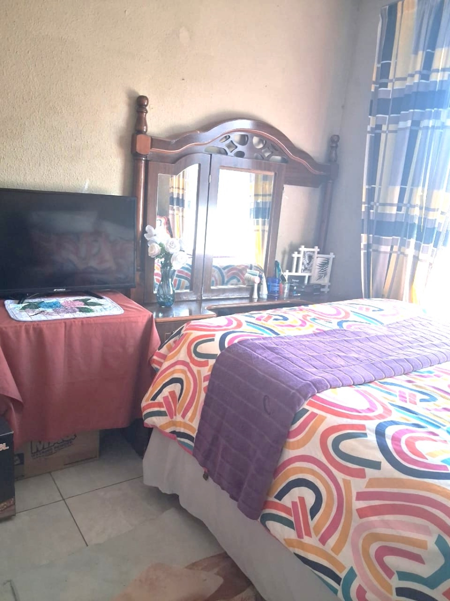 10 Bedroom Property for Sale in Clayville Gauteng