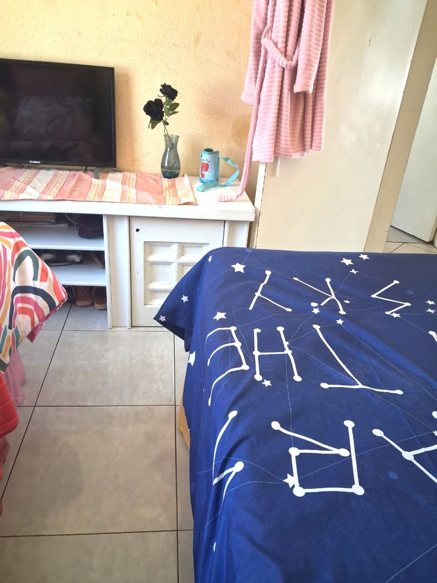 10 Bedroom Property for Sale in Clayville Gauteng
