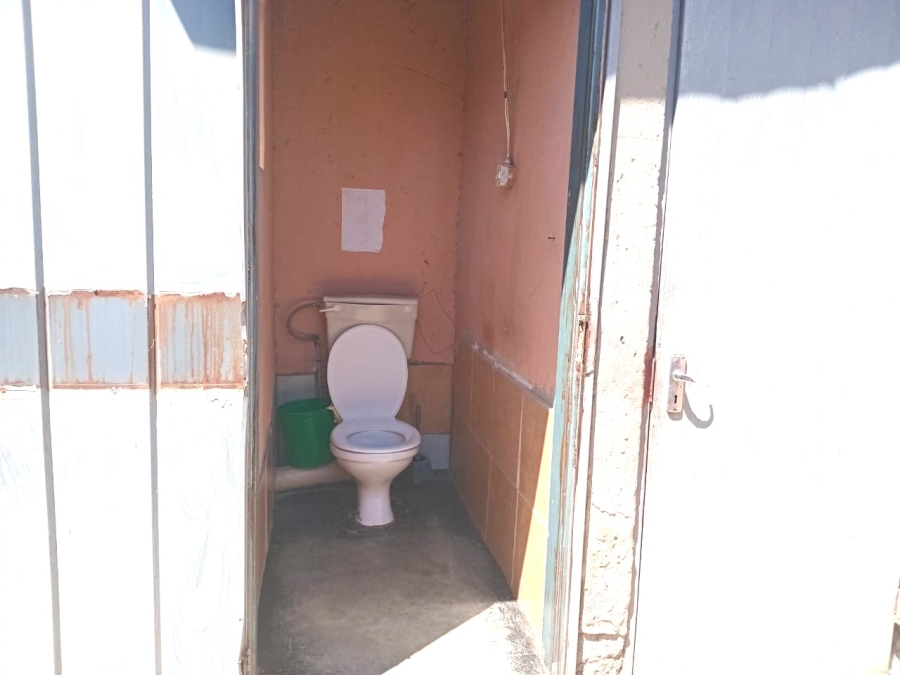10 Bedroom Property for Sale in Clayville Gauteng