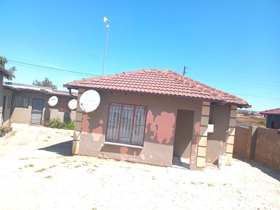 10 Bedroom Property for Sale in Clayville Gauteng