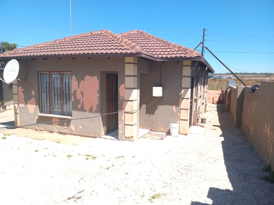 10 Bedroom Property for Sale in Clayville Gauteng