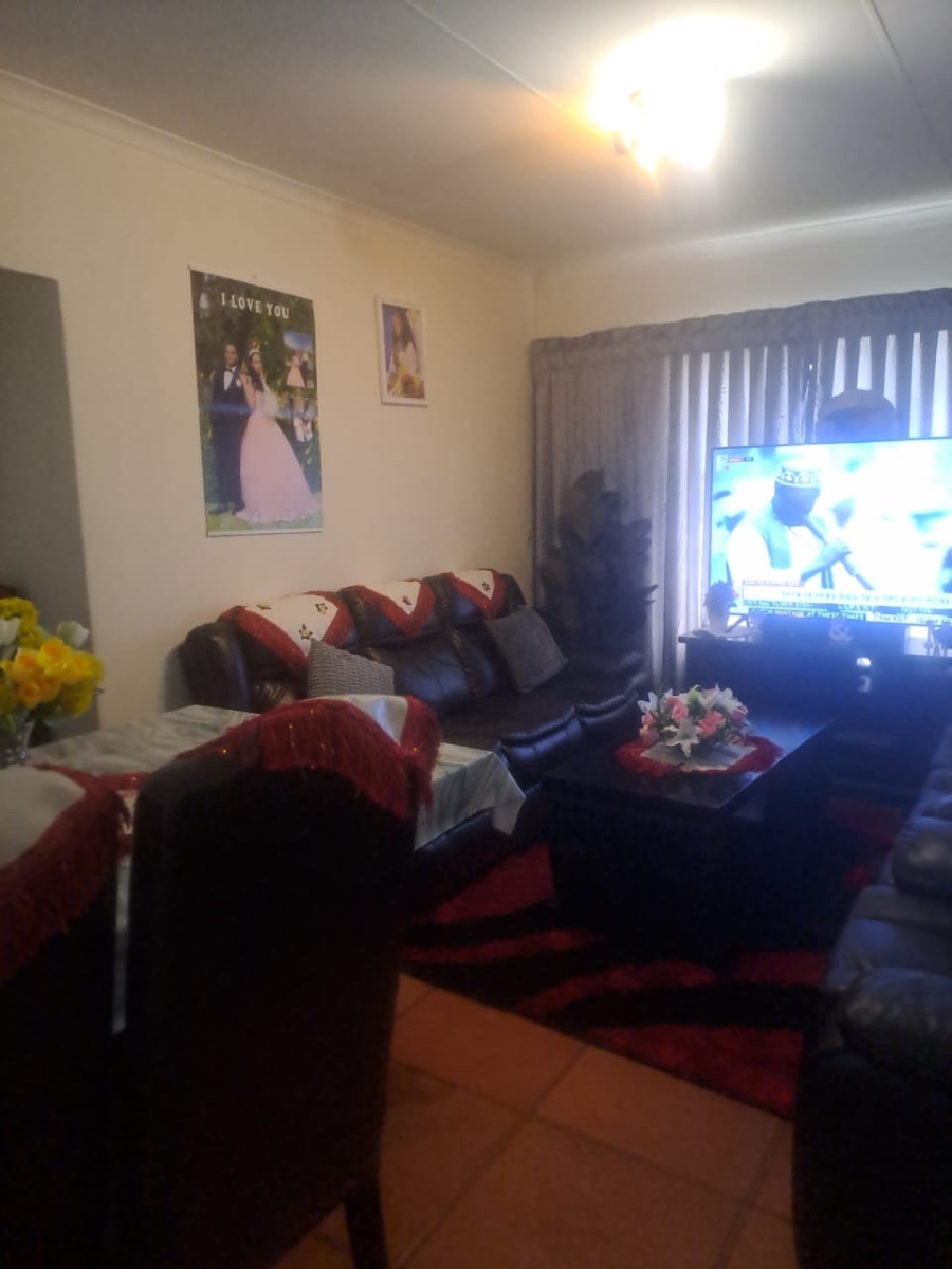3 Bedroom Property for Sale in Three Rivers Proper Gauteng