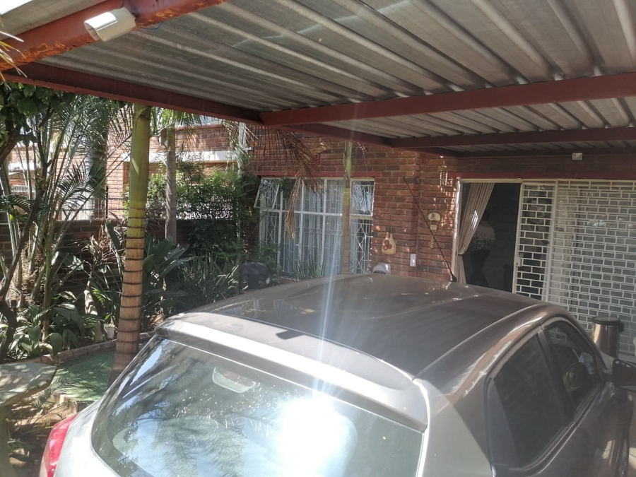 3 Bedroom Property for Sale in Birchleigh Gauteng