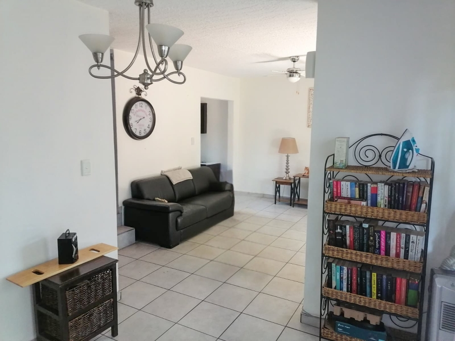3 Bedroom Property for Sale in Birchleigh Gauteng