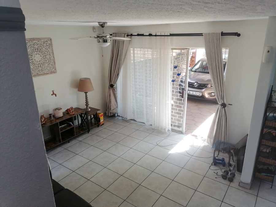 3 Bedroom Property for Sale in Birchleigh Gauteng