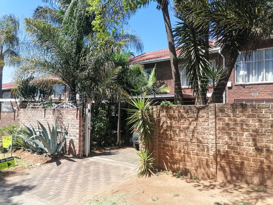 3 Bedroom Property for Sale in Birchleigh Gauteng