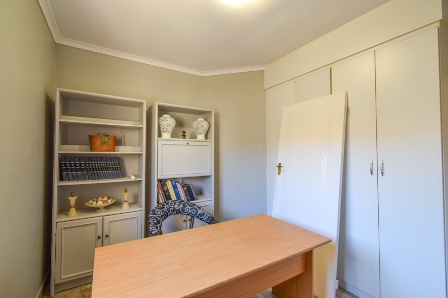 4 Bedroom Property for Sale in Rietvalleirand Gauteng