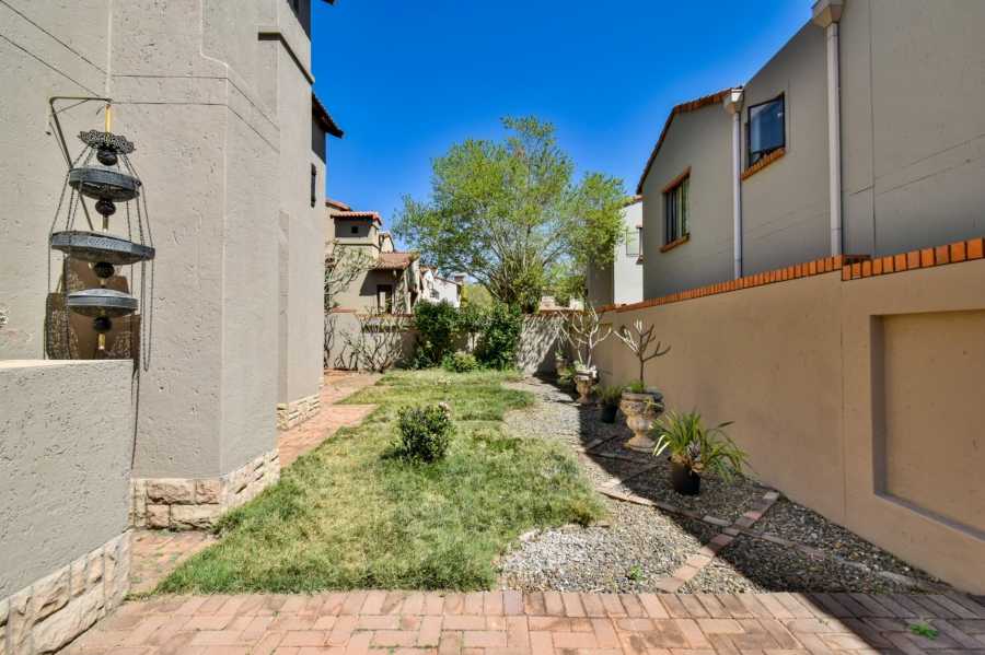 4 Bedroom Property for Sale in Rietvalleirand Gauteng