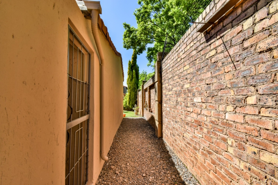 4 Bedroom Property for Sale in Rietvalleirand Gauteng