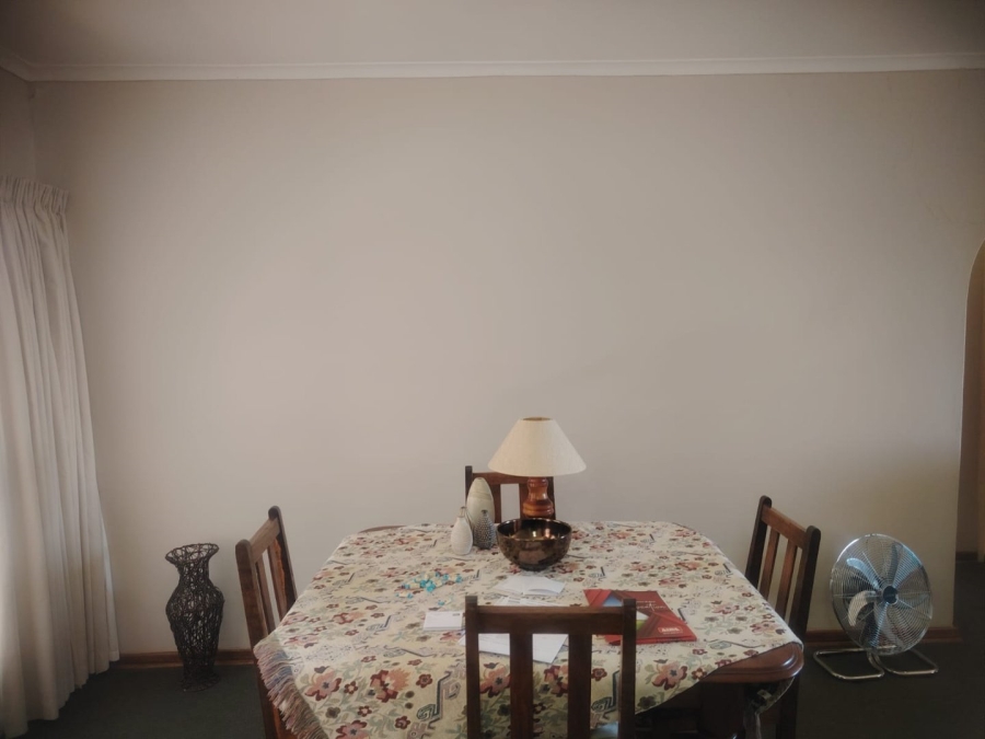 2 Bedroom Property for Sale in Greenhills Gauteng