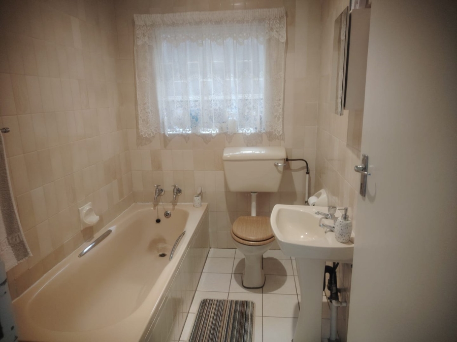 2 Bedroom Property for Sale in Greenhills Gauteng