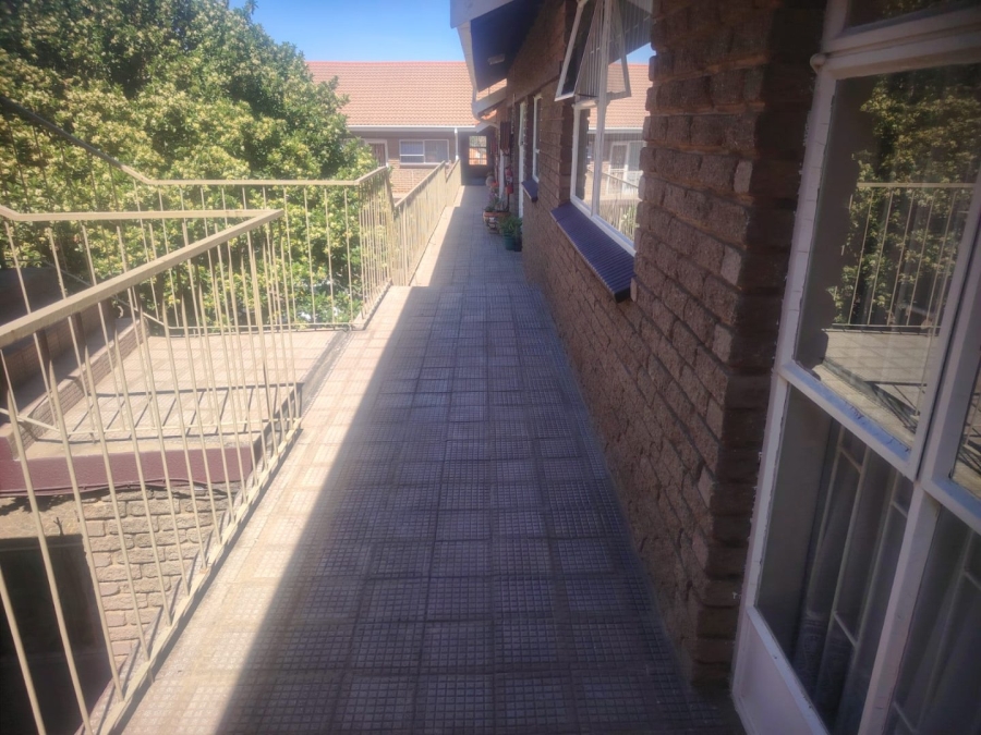 2 Bedroom Property for Sale in Greenhills Gauteng