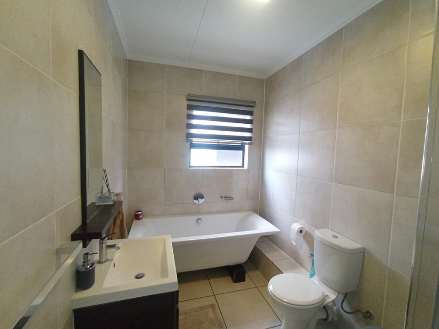 3 Bedroom Property for Sale in Oakdene Gauteng