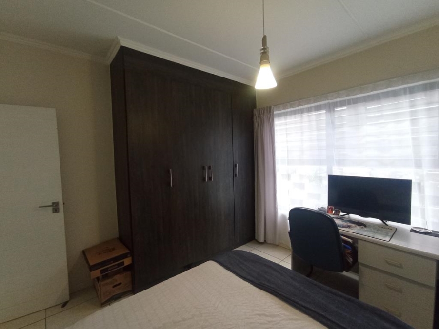 3 Bedroom Property for Sale in Oakdene Gauteng