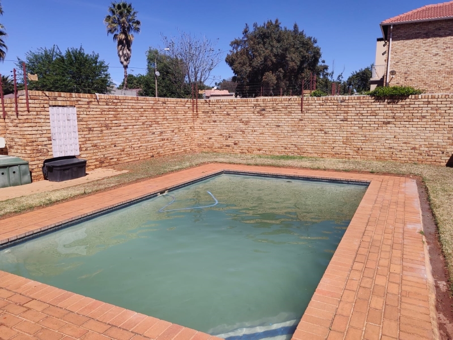 2 Bedroom Property for Sale in Randpoort Gauteng