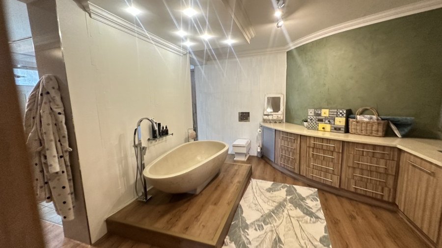 4 Bedroom Property for Sale in Midstream Estate Gauteng