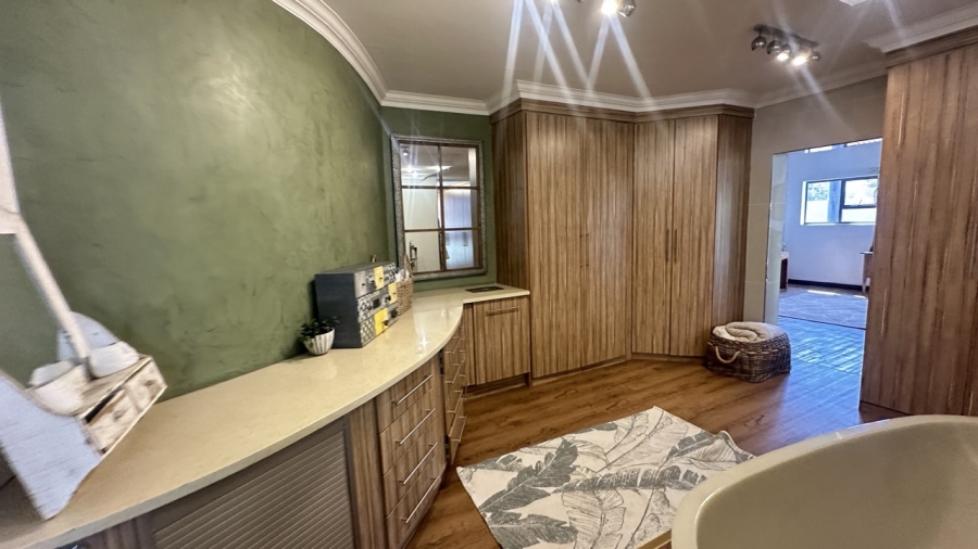 4 Bedroom Property for Sale in Midstream Estate Gauteng