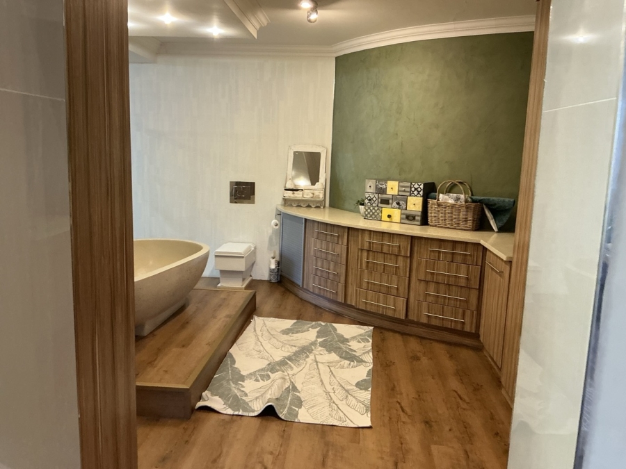 4 Bedroom Property for Sale in Midstream Estate Gauteng