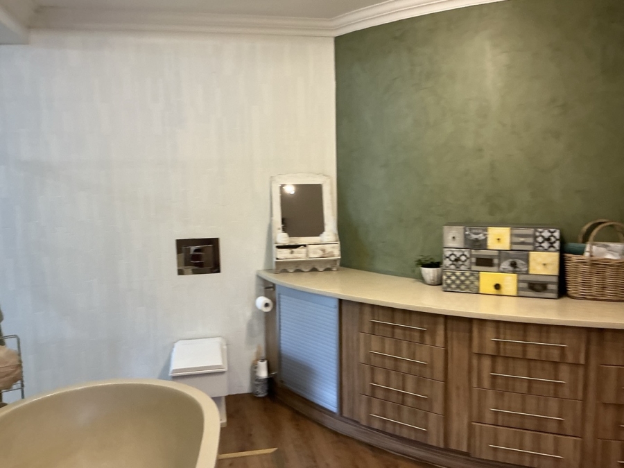 4 Bedroom Property for Sale in Midstream Estate Gauteng