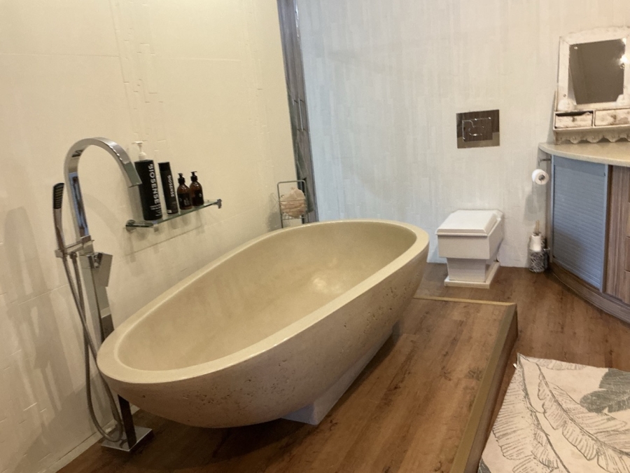 4 Bedroom Property for Sale in Midstream Estate Gauteng