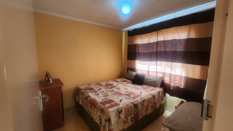 To Let 2 Bedroom Property for Rent in Corlett Gardens Gauteng