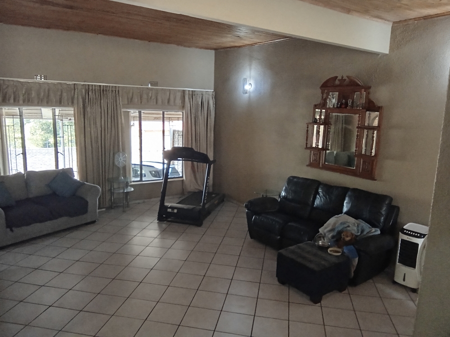 4 Bedroom Property for Sale in Lindhaven Gauteng