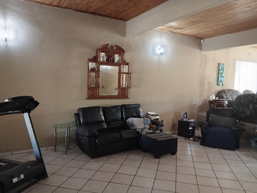 4 Bedroom Property for Sale in Lindhaven Gauteng