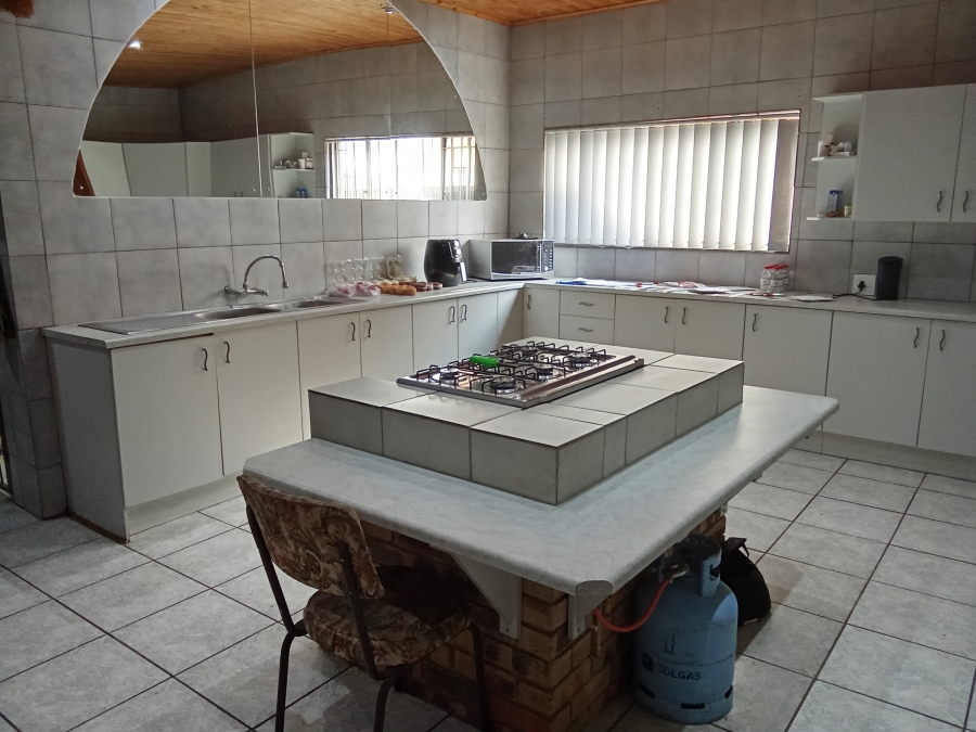 4 Bedroom Property for Sale in Lindhaven Gauteng