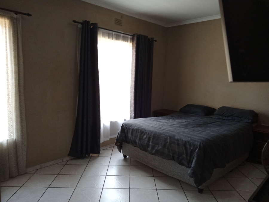 4 Bedroom Property for Sale in Lindhaven Gauteng