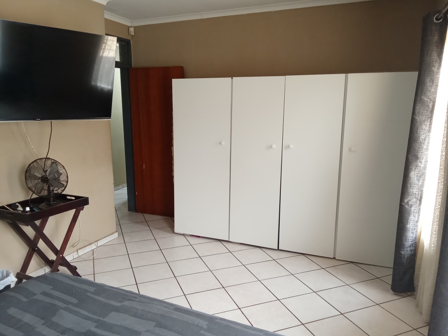 4 Bedroom Property for Sale in Lindhaven Gauteng