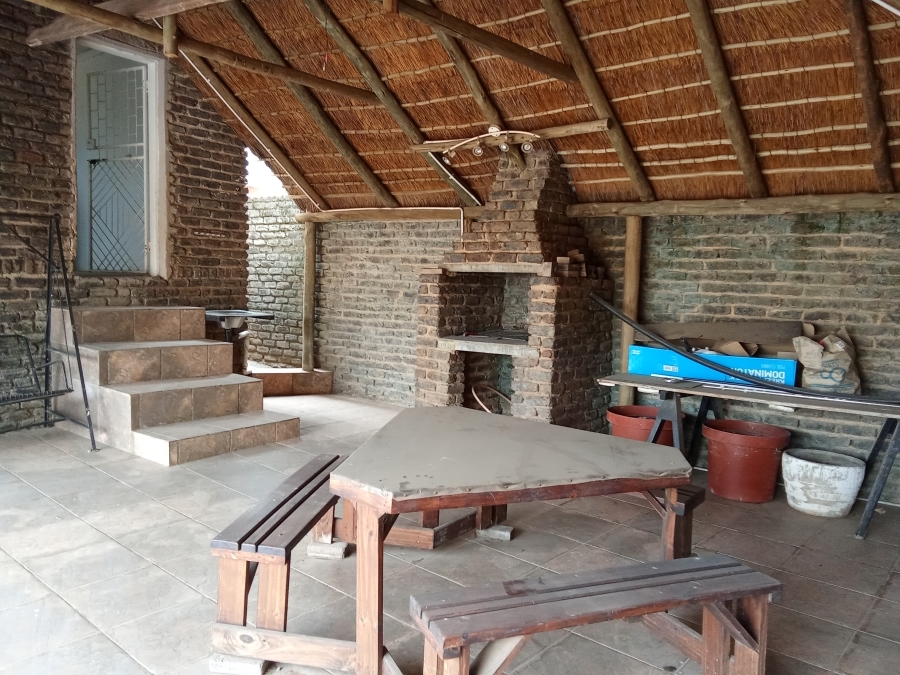 4 Bedroom Property for Sale in Lindhaven Gauteng