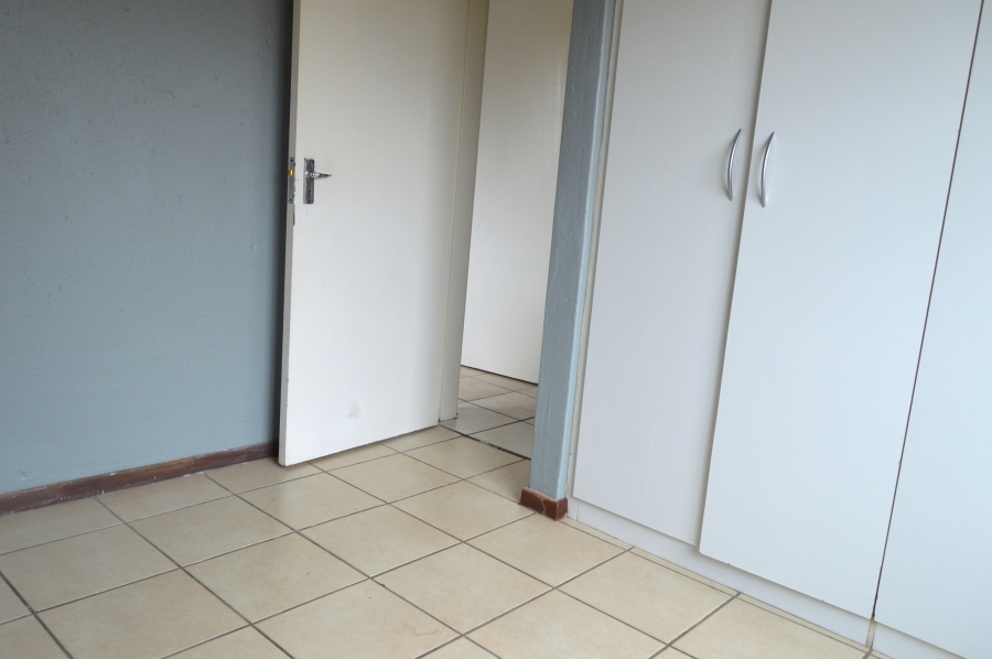 To Let 3 Bedroom Property for Rent in Greenhills Gauteng