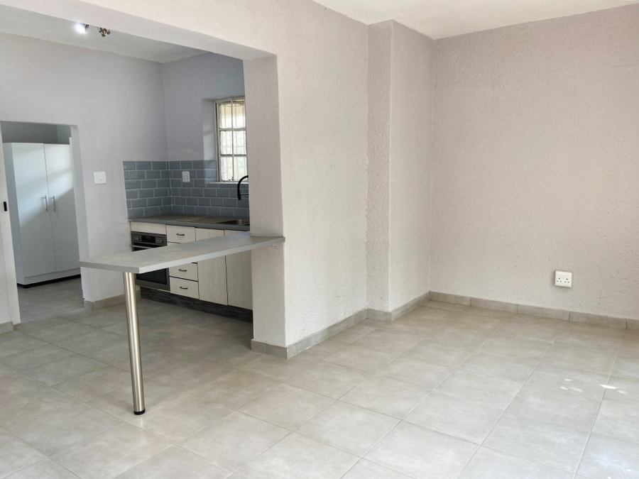 To Let 1 Bedroom Property for Rent in Linden Gauteng