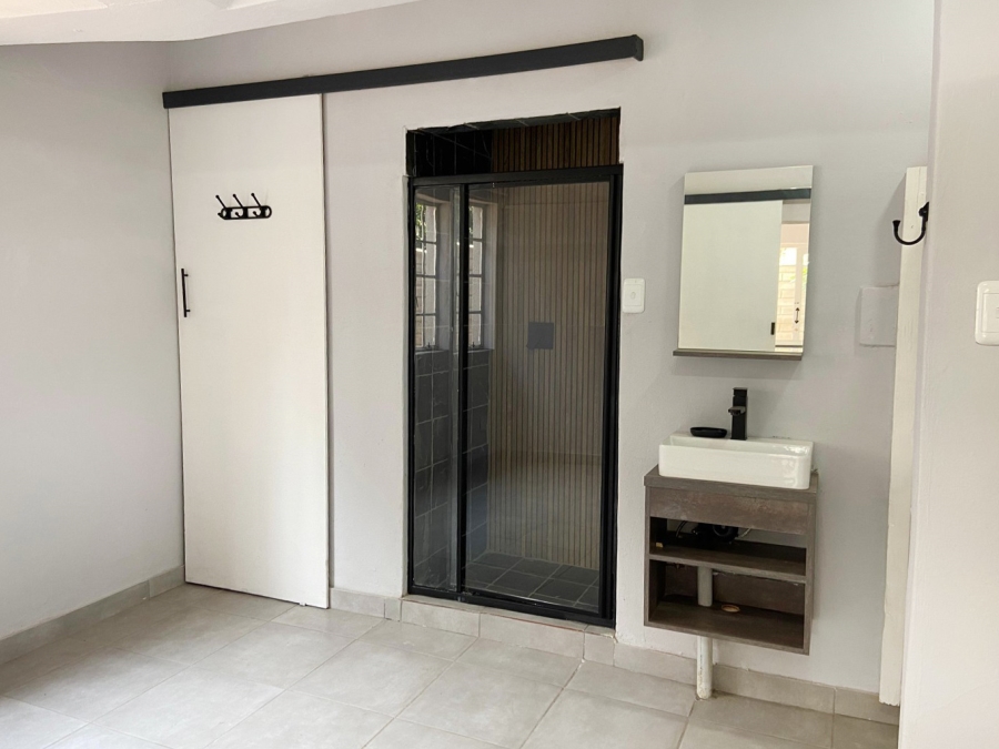 To Let 1 Bedroom Property for Rent in Linden Gauteng