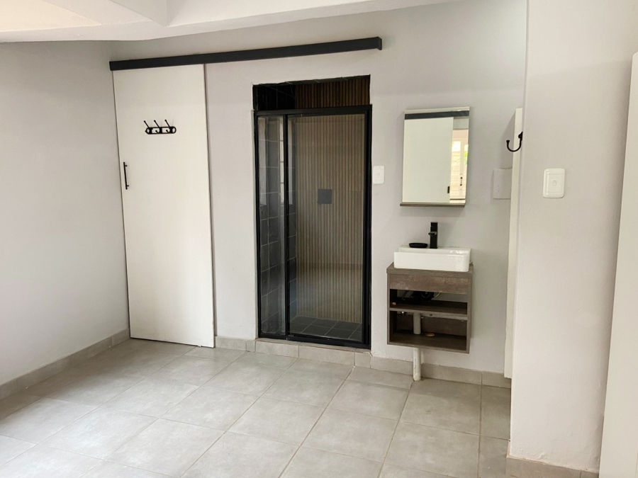 To Let 1 Bedroom Property for Rent in Linden Gauteng